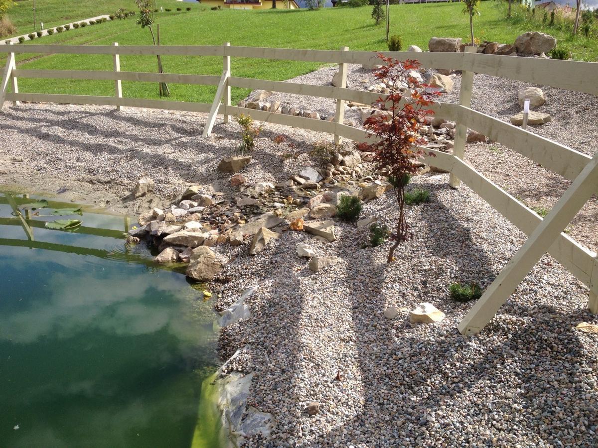 Hubertus Hotell Wola Rzedzinska Exteriör bild